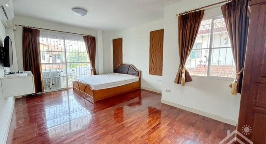 For rent 3 bedrooms house in Mueang Chon Buri, Chonburi