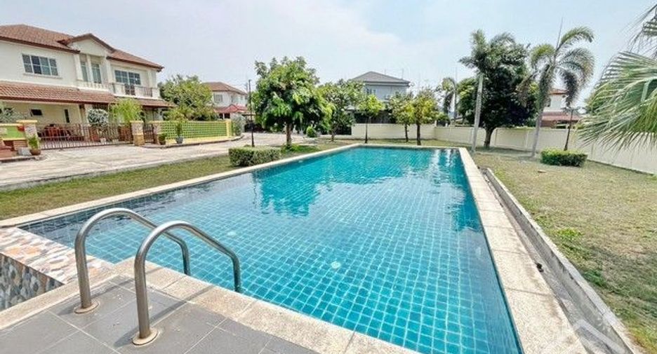 For rent 3 bedrooms house in Mueang Chon Buri, Chonburi