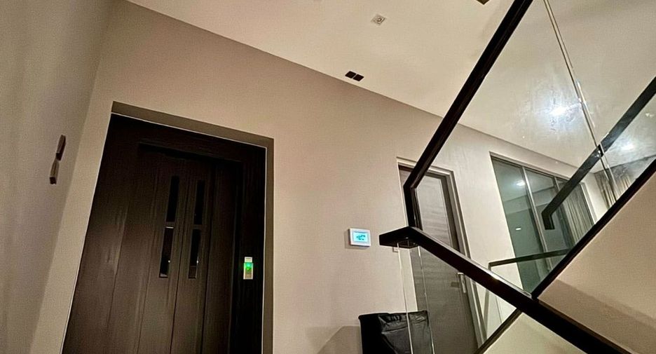 For rent 4 bedrooms house in Saphan Sung, Bangkok