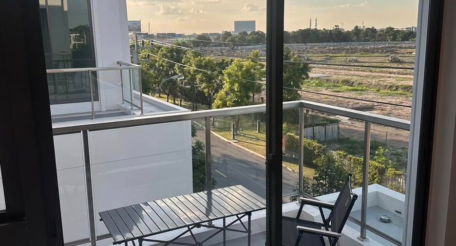 For rent 4 bedrooms house in Saphan Sung, Bangkok