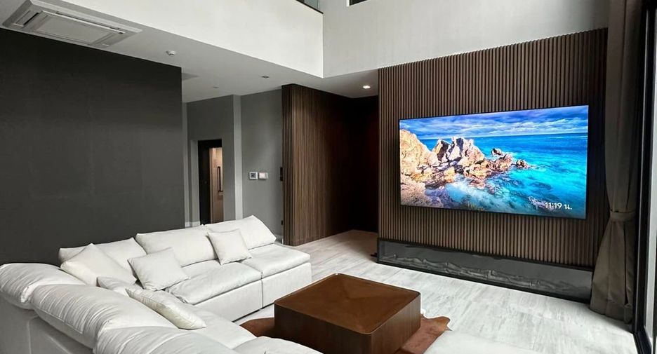 For rent 4 bedrooms house in Saphan Sung, Bangkok