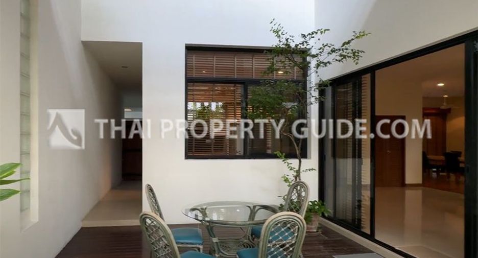For rent 3 bedrooms apartment in Phaya Thai, Bangkok