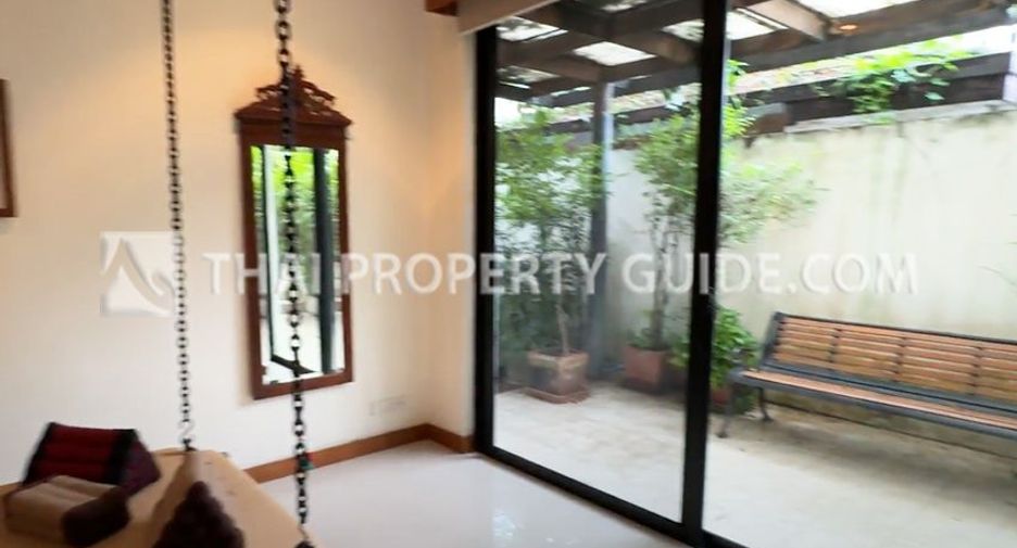 For rent 3 bedrooms apartment in Phaya Thai, Bangkok