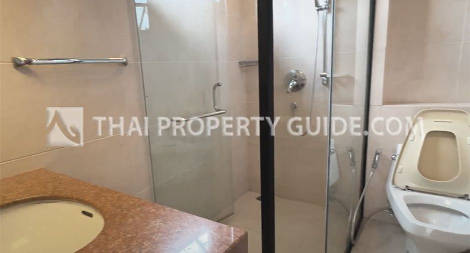 For rent 3 bedrooms apartment in Phaya Thai, Bangkok