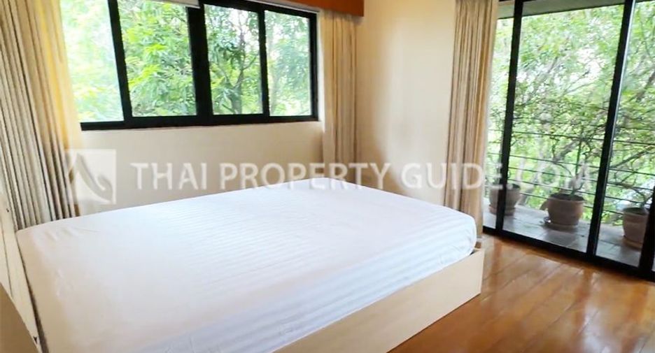 For rent 3 bedrooms apartment in Phaya Thai, Bangkok