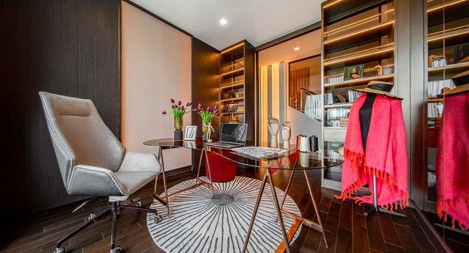 For sale 5 bedrooms house in Saphan Sung, Bangkok
