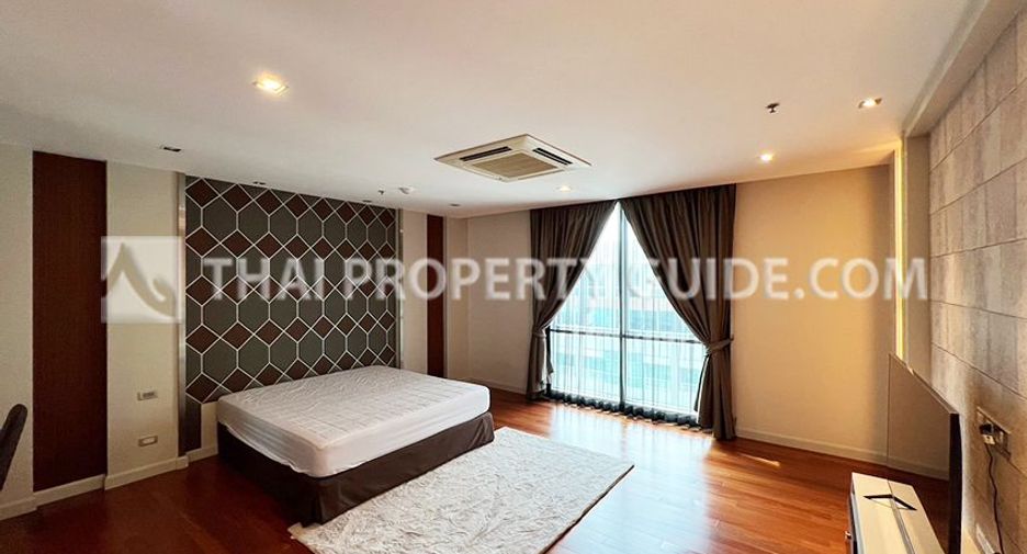 À louer 3 chambres condo à Bang Kapi, Bangkok