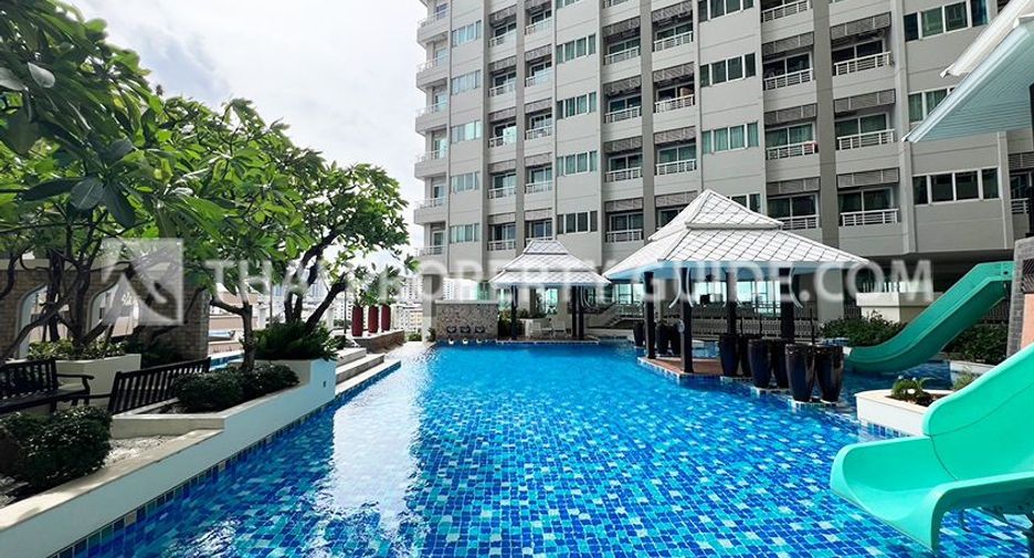 À louer 3 chambres condo à Bang Kapi, Bangkok