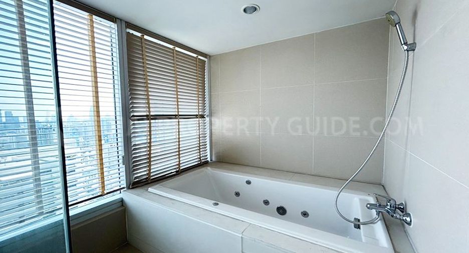 For rent 4 bedrooms condo in Khlong Toei, Bangkok