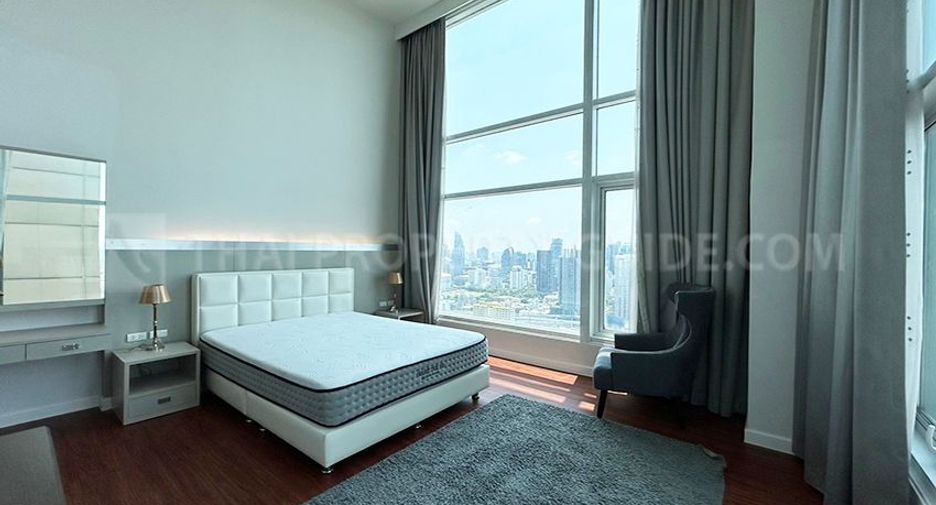 For rent 4 bedrooms condo in Khlong Toei, Bangkok