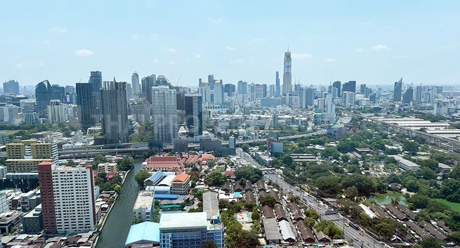 For rent 4 bedrooms condo in Khlong Toei, Bangkok