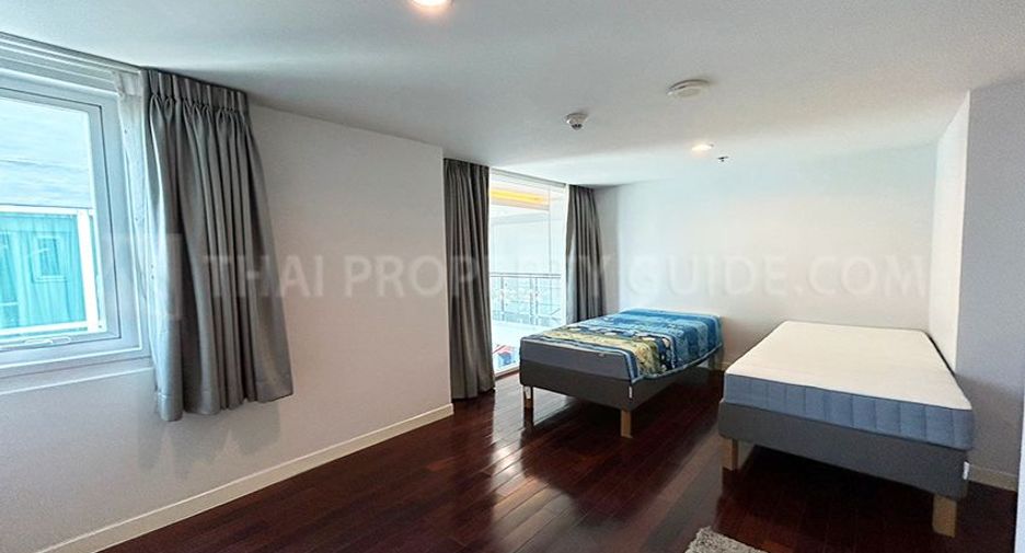 For rent 4 bedrooms condo in Khlong Toei, Bangkok