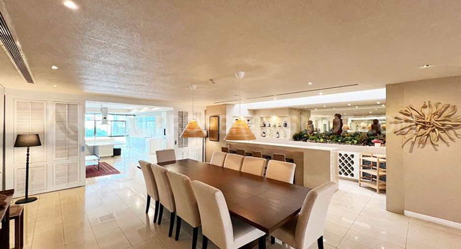 For rent 4 bedrooms condo in Watthana, Bangkok