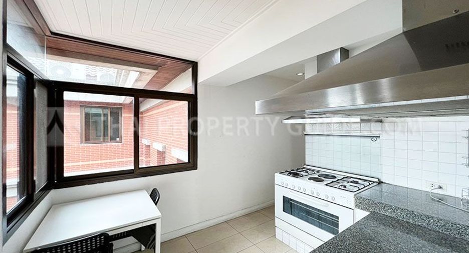For rent 4 bedrooms condo in Watthana, Bangkok