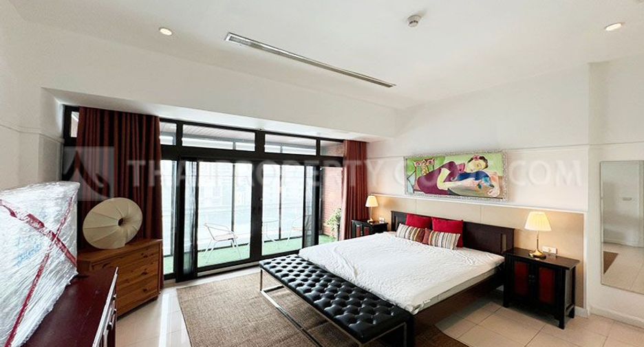 For rent 4 bedrooms condo in Watthana, Bangkok