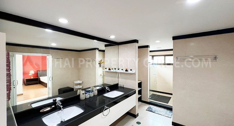 For rent 4 bedrooms condo in Watthana, Bangkok
