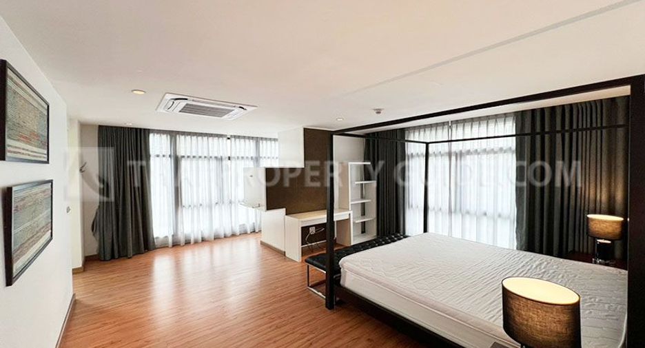 For rent 4 bedrooms condo in Watthana, Bangkok