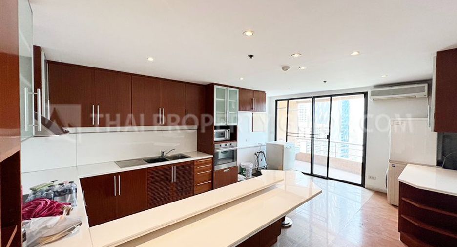 For rent 4 bedrooms condo in Pathum Wan, Bangkok