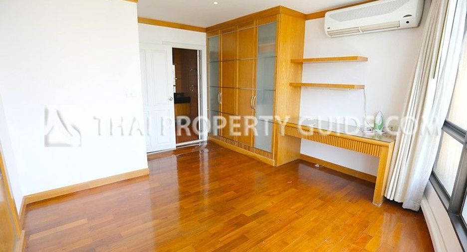 For rent 4 bedrooms condo in Pathum Wan, Bangkok
