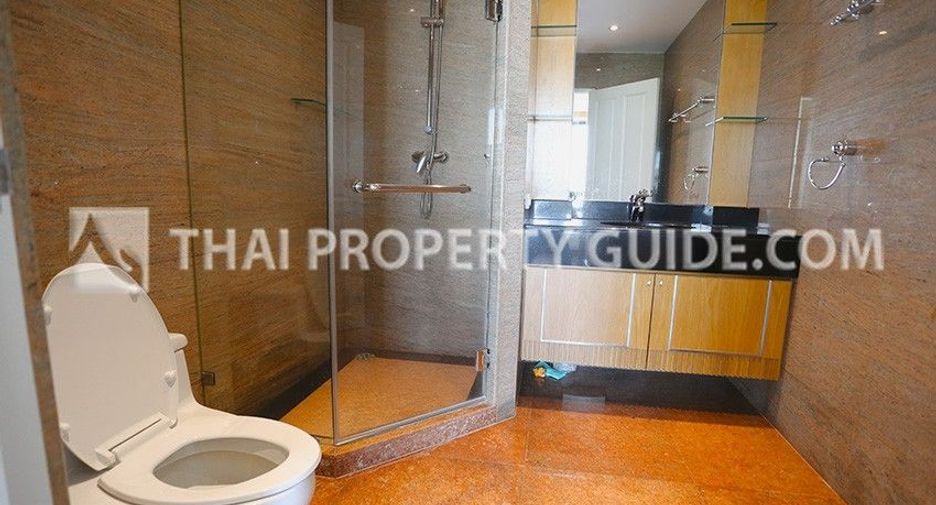 For rent 4 bedrooms condo in Pathum Wan, Bangkok