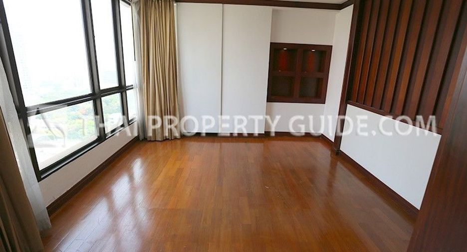 For rent 4 bedrooms condo in Pathum Wan, Bangkok