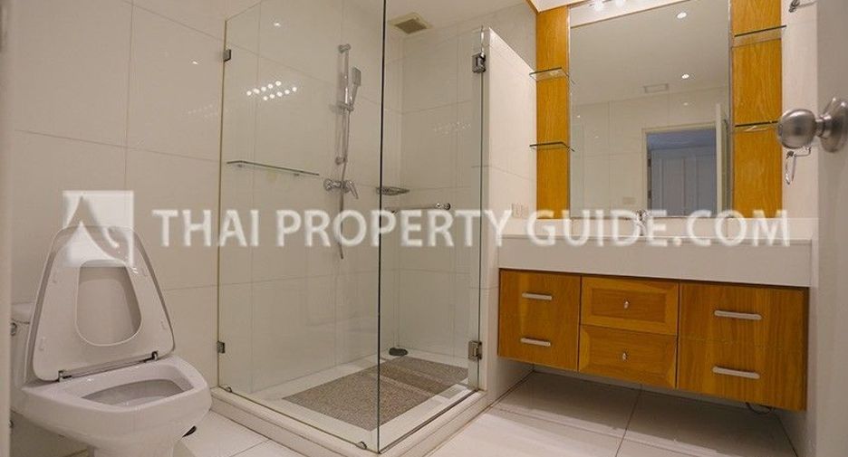 For rent 4 bedrooms condo in Pathum Wan, Bangkok