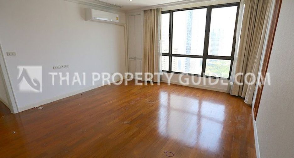 For rent 4 bedrooms condo in Pathum Wan, Bangkok
