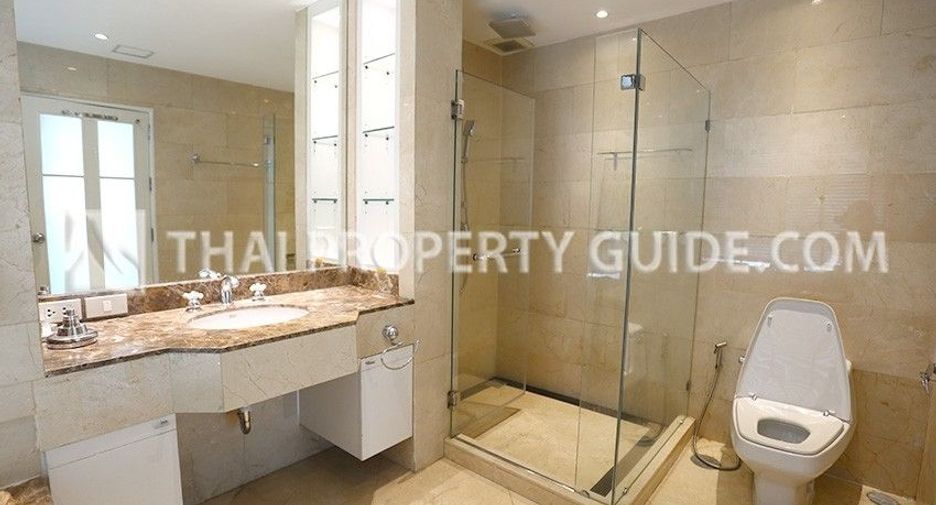 For rent 4 bedrooms condo in Pathum Wan, Bangkok