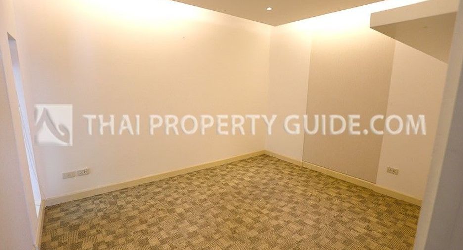 For rent 4 bedrooms condo in Pathum Wan, Bangkok