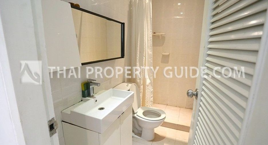For rent 4 bedrooms condo in Pathum Wan, Bangkok