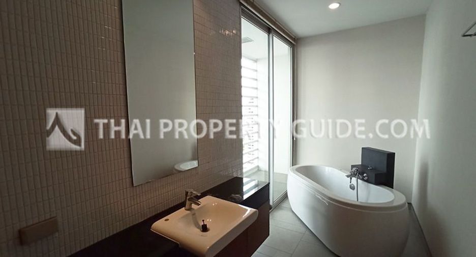 For rent 4 bedrooms condo in Watthana, Bangkok