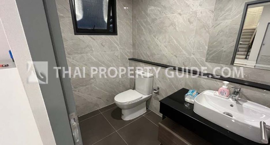 For rent 4 bedrooms house in Bang Phli, Samut Prakan