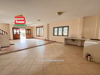 出租 4 卧室 独立屋 在 Lam Luk Ka, Pathum Thani