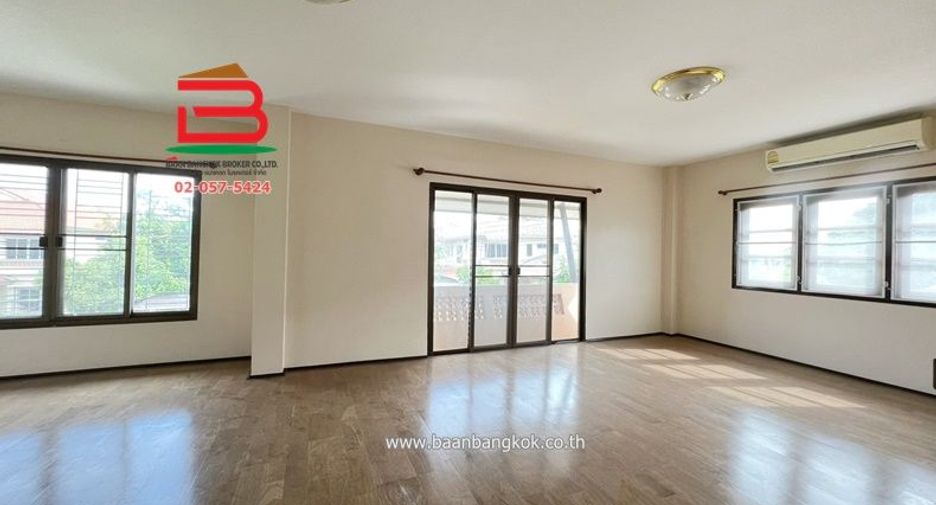Haus zur Miete mit 4 Zimmer in Lam Luk Ka, Pathum Thani