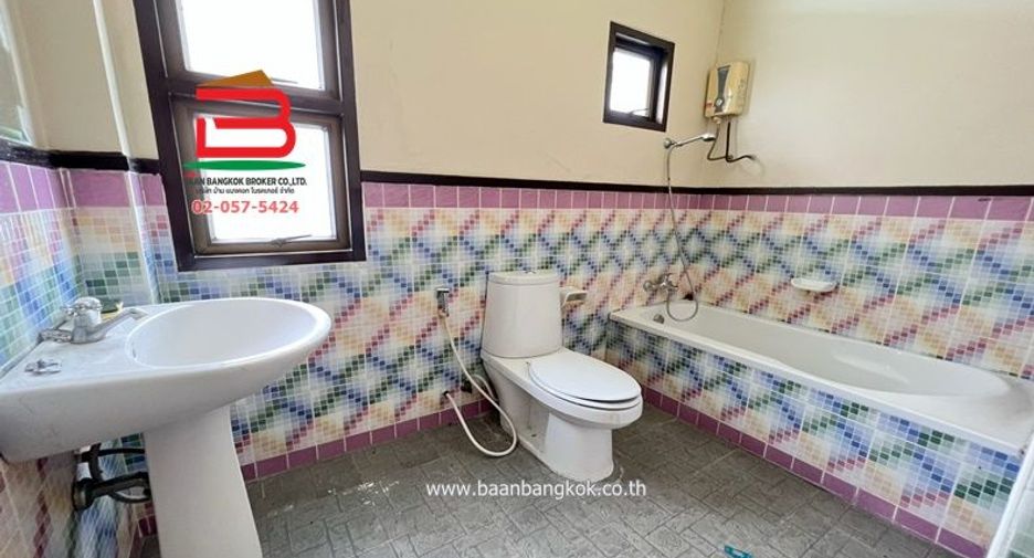 Haus zur Miete mit 4 Zimmer in Lam Luk Ka, Pathum Thani
