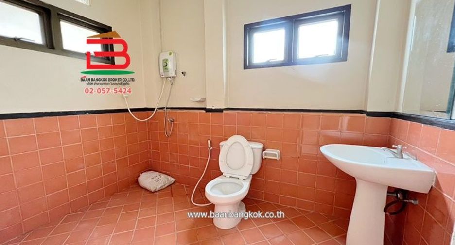 Haus zur Miete mit 4 Zimmer in Lam Luk Ka, Pathum Thani