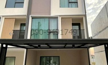 For rent 3 bedrooms townhouse in Bang Phli, Samut Prakan