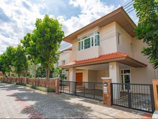 For rent 5 bed house in Pak Kret, Nonthaburi