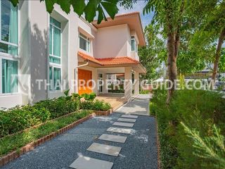For rent 5 bed house in Pak Kret, Nonthaburi