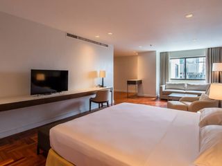For rent 4 bed condo in Khlong Toei, Bangkok