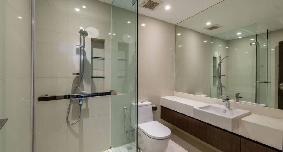 For rent 4 bedrooms condo in Khlong Toei, Bangkok