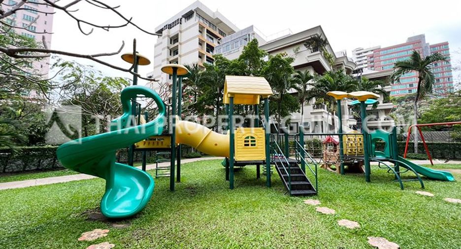 For rent 4 bedrooms condo in Khlong Toei, Bangkok