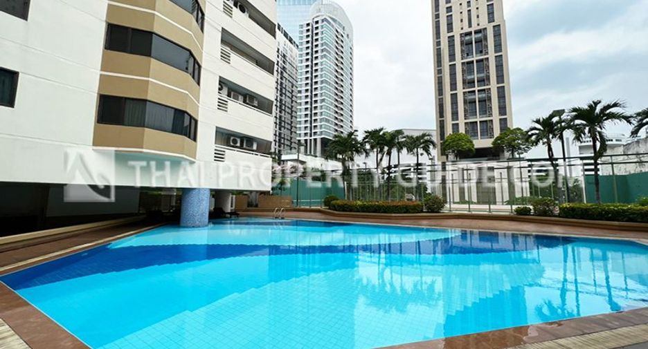 For rent 4 bedrooms condo in Khlong Toei, Bangkok