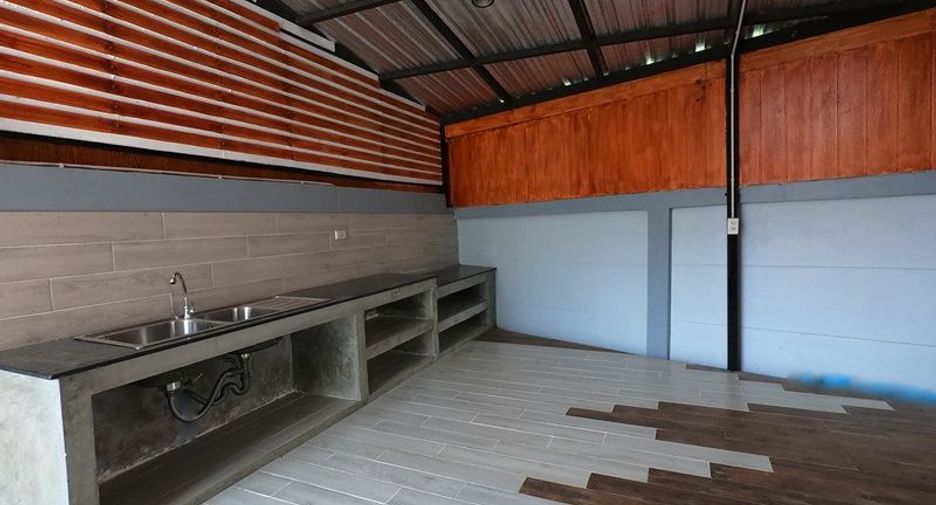 For sale 4 bedrooms house in Mueang Samut Sakhon, Samut Sakhon
