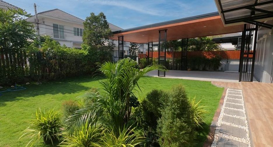 For sale 4 bedrooms house in Mueang Samut Sakhon, Samut Sakhon
