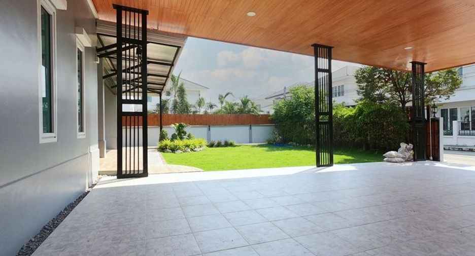 For sale 4 bedrooms house in Mueang Samut Sakhon, Samut Sakhon