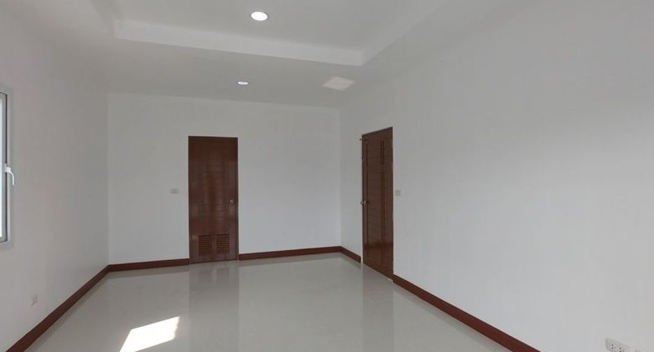 For sale 4 bedrooms house in Mueang Samut Sakhon, Samut Sakhon