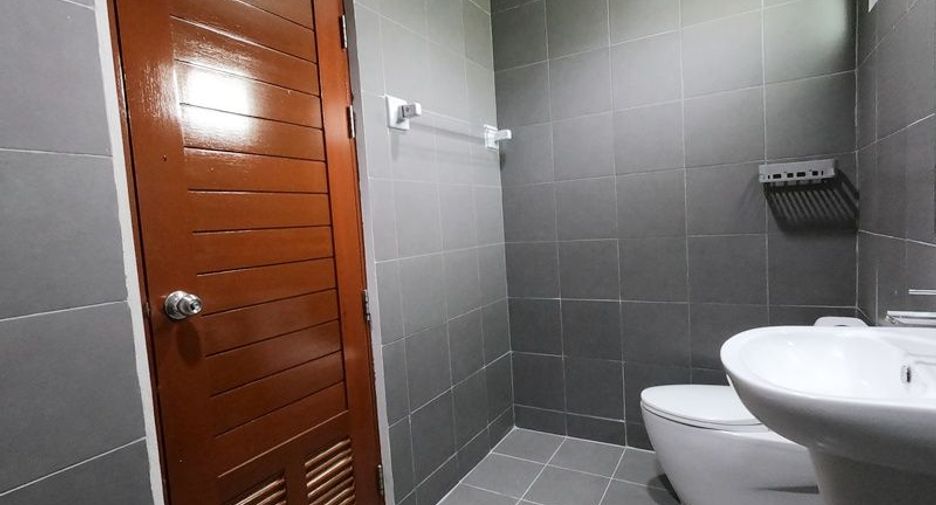 For sale 4 bedrooms house in Mueang Samut Sakhon, Samut Sakhon