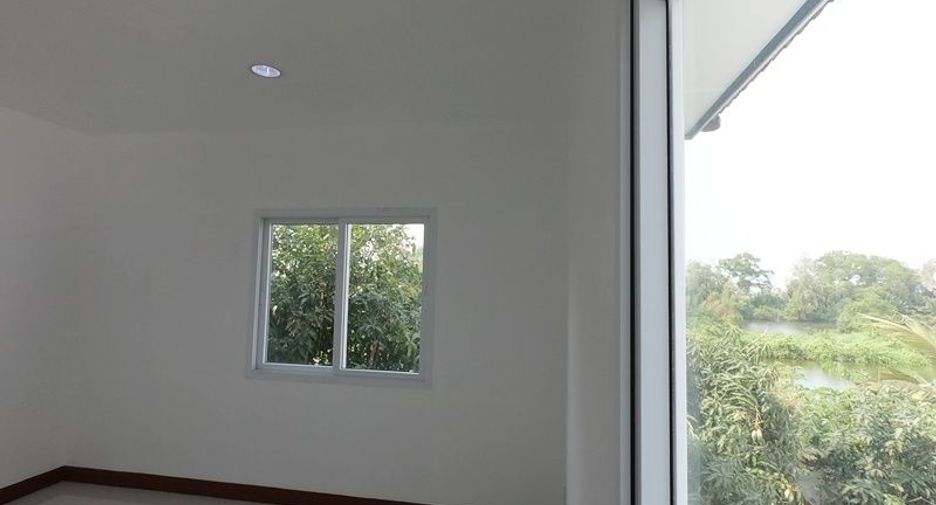 For sale 4 bedrooms house in Mueang Samut Sakhon, Samut Sakhon