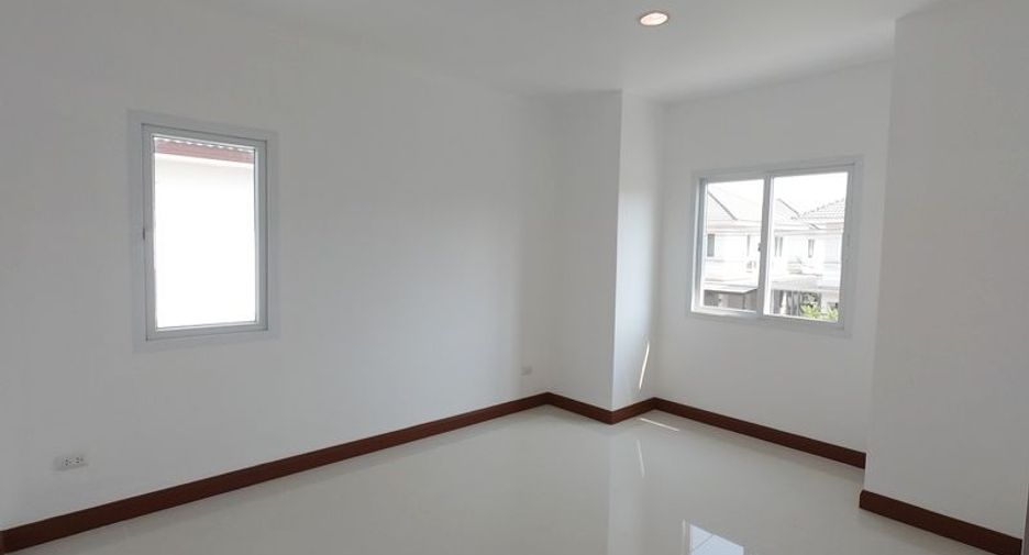 For sale 4 bedrooms house in Mueang Samut Sakhon, Samut Sakhon